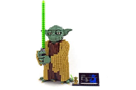Yoda - LEGO set #75255-1 (Building Sets > Star Wars > Ultimate Collectors Series)