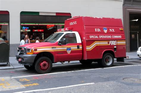 File:2011-NYC-FDNY-truck-F450.JPG - Wikimedia Commons