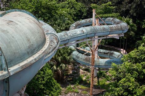 [Photos] An Urbexer’s Paradise: Inside the Rides of Hanoi’s Abandoned Water Park - Urbanist ...