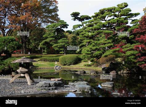 Japan Tokyo Imperial Palace East Garden Stock Photo: 21242349 - Alamy