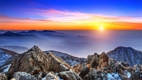 Landscape at sunset in Deogyusan National Park in winter, South Korea ...