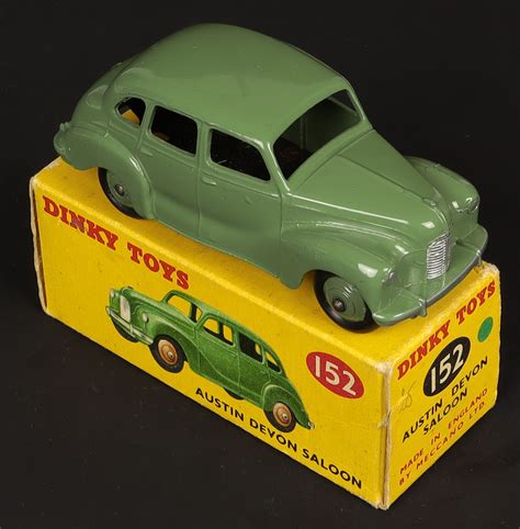 Dinky Toys 152 Austin Devon Saloon - QDT