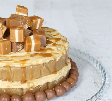 Salted Caramel Mud Cake (moist & dense!) - Bake Play Smile