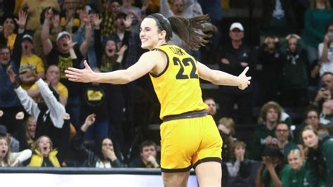 Caitlin Clark buzzer beater: Iowa star drains game-winning 3 from logo to cap latest insane stat ...