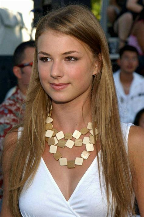 Emily VanCamp | Emily vancamp, Celebrities, Canadian actresses