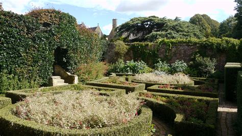 Hidcote Manor Garden | Britain Visitor Blog