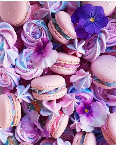 Purple Macarons by @sugarandsaltcookies