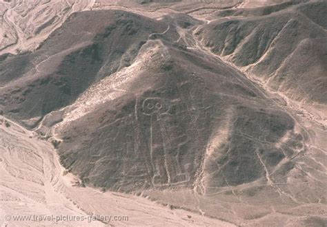 Pictures of Peru - Nazca-0005 - the astronaut, Nazca lines, a Unesco ...