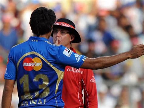 IPL 2012: Munaf Patel fined for making offensive gestures to KXIP batsmen - Cricket Country