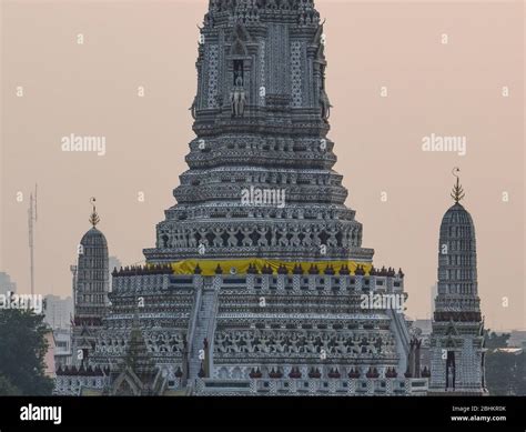 Chao Phraya River & Temples, Bangkok 220120 Stock Photo - Alamy