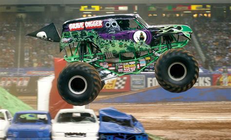 🔥 [50+] Grave Digger Monster Truck Wallpapers | WallpaperSafari