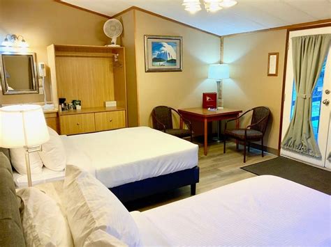 Sunwapta Falls Resort Hotel Rooms: Pictures & Reviews - Tripadvisor