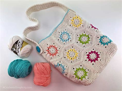 Summer Retro Tote Bag - Free Crochet Bag Pattern - A Crocheted Simplicity