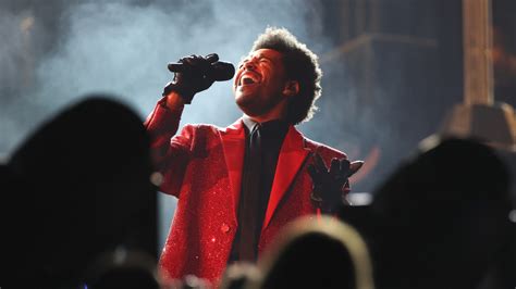 Relembre a performance ÉPICA de The Weeknd no Pepsi Super Bowl Halftime ...