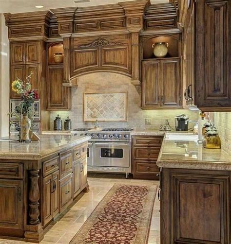 Rustic Italian-Style Kitchen Cabinets | Diseño de cocina rústica, Cocinas de lujo, Decoración de ...