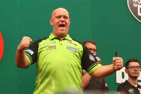 Van Gerwen still recovering after dental surgery - Online Darts