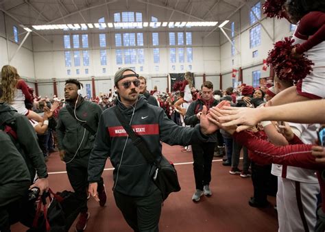 Washington State’s Gardner Minshew, and his mustache, leave Martin ...