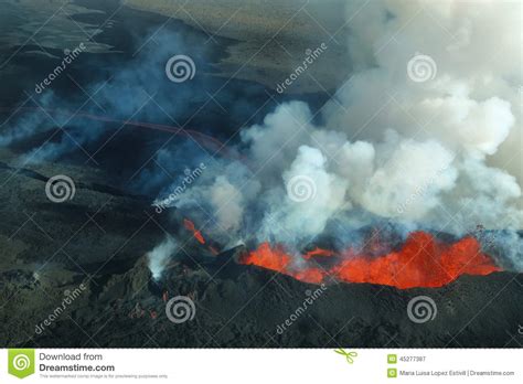 Bardarbunga Volcano Eruption in Iceland Stock Image - Image of flowing ...