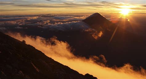 Sunrise Over Acatenango Volcano, Guatemala Wallpaper HD Download