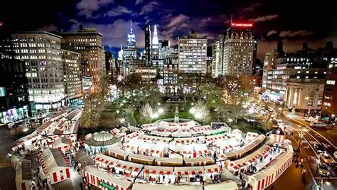 What to Do in NYC on Christmas Eve