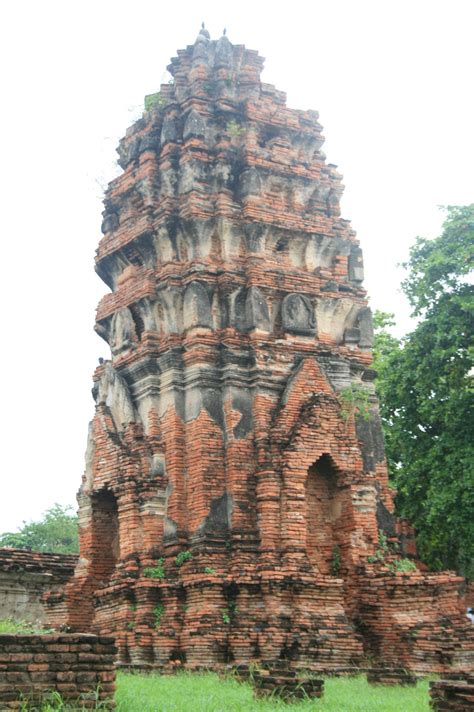 Ayutthaya, Ruins of a Great Kingdom – Coffee Brews…