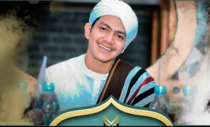 PROFIL BIODATA HABIB ZAIDAN BIN YAHYA, PEMIMPIN SHOLAWAT VIRAL - Profil ...