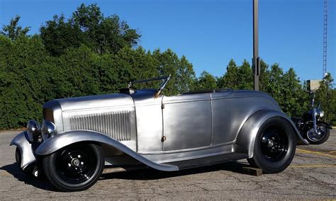 1932 Ford Roadster With Fenders