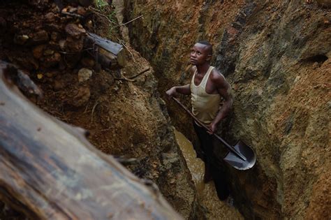 Gold Rush: Chinese Mining Company allegedly 'Funds Armed Men' in DRC