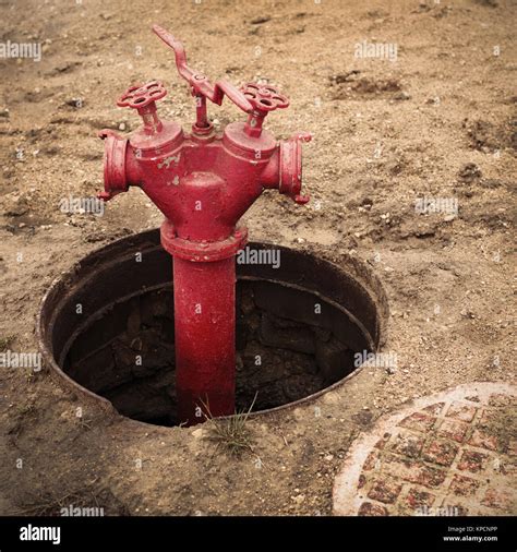 old fire hydrant Stock Photo - Alamy