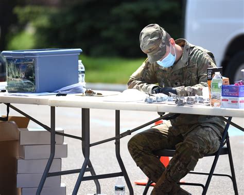 DVIDS - Images - Michigan National Guard conducts COVID-19 testing in Marquette [Image 6 of 35]