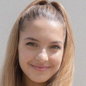 Lexi Rivera - Age, Family, Bio | Famous Birthdays