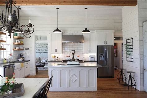 Tour Chip and Joanna Gaines' very own 'Fixer Upper' farmhouse | Joanna ...