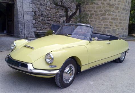 Location Citroën ds 19 cabriolet 1961 jaune 1961 jaune beaucaire