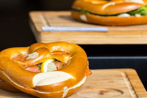 Smoked Salmon Cream Cheese Pretzel - Creative Commons Bilder