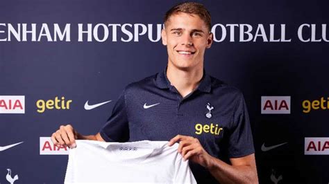 Football Transfer: Tottenham Hotspur confirm arrival of Dutch defender Micky van de Ven from ...