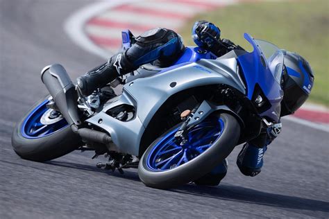 Junior race rep: Revised Yamaha R125 gets new tech, mobile connectivity and R7 styling