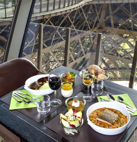 Lunch on the first floor of the Eiffel Tower - Restaurant 58 Tour Eiffel - Paris