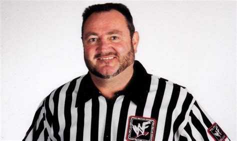 Longtime WWE referee Tim White dies | ABC6