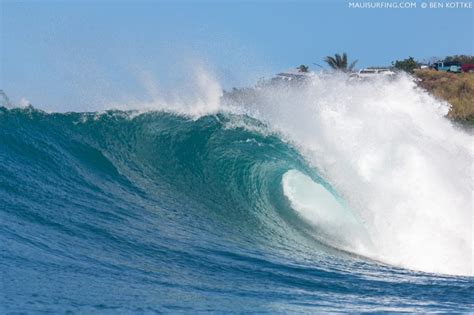 Honolua Bay Surf Guide - The Wave, Tips, Swell, Season | Maui, Hawaii