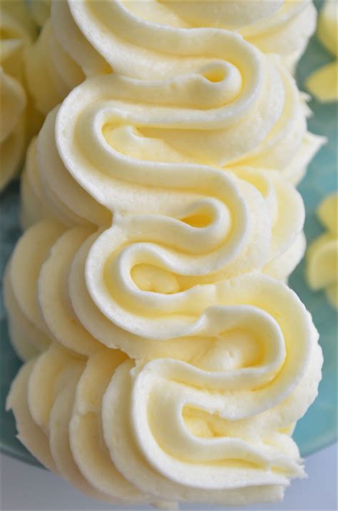 [VIDEO] Small Batch Vanilla Buttercream Frosting