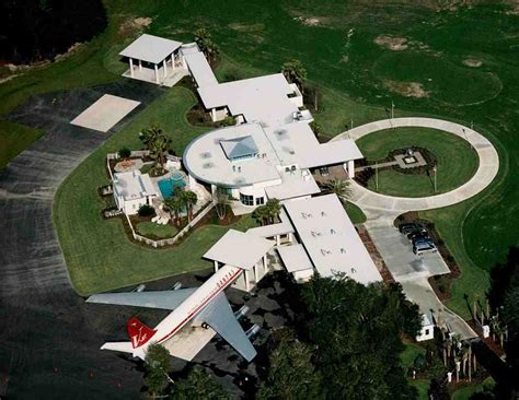 Luxury houses, villas and hotels: John Travolta House In Florida With A Private Airport !! It ...