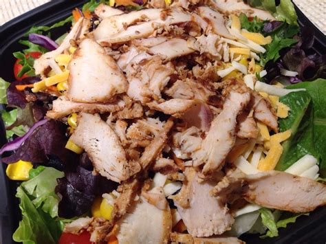 The number of calories in different fast food salads - Business Insider