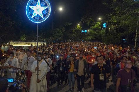 Devotees join big procession for Black Nazarene feast | CBCPNews