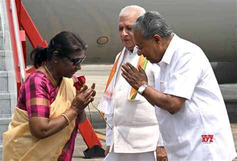 Kochi: President Droupadi Murmu being welcomed by Governor of Kerala ...