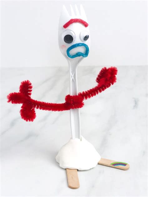 How To Make Forky Craft [Super Easy!] | Disney crafts, Simple toys, Toy ...