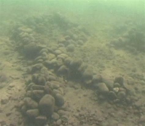 Rock Piles: A Little Underwater Comparison