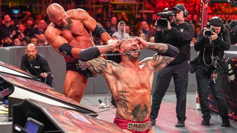 Triple H vs. Batista - No Holds Barred Match: photos | WWE