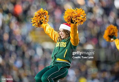 Green Bay Cheerleaders Photos and Premium High Res Pictures - Getty Images