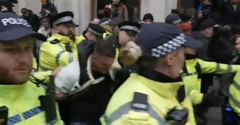 THIS IS LONDON: Tommy Robinson Gassed and Arrested at Protest - For ...