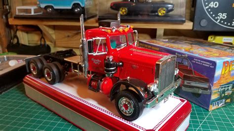 Peterbilt 359 California Hauler Conventional Tractor -- Plastic Model ...